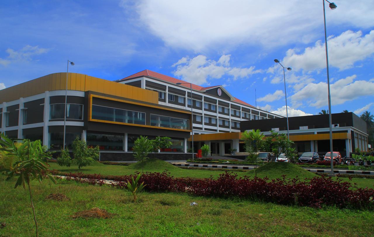 Sutanraja Hotel Kotamobagu Zewnętrze zdjęcie